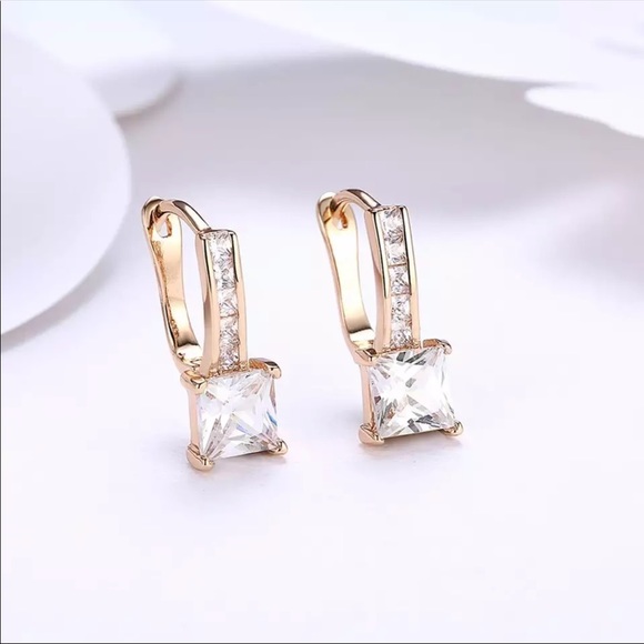 New 18K Gold Plated Square Diamonds Earrings - Picture 4 of 6